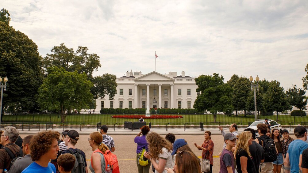 OPEN TOP CONVERTIBLE BUS TOUR