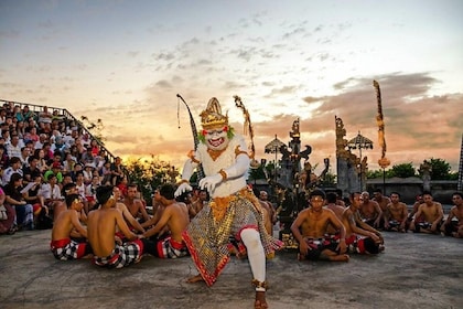 Klassisk privat rundtur på Bali med Uluwatu och Kecak-dansuppvisning