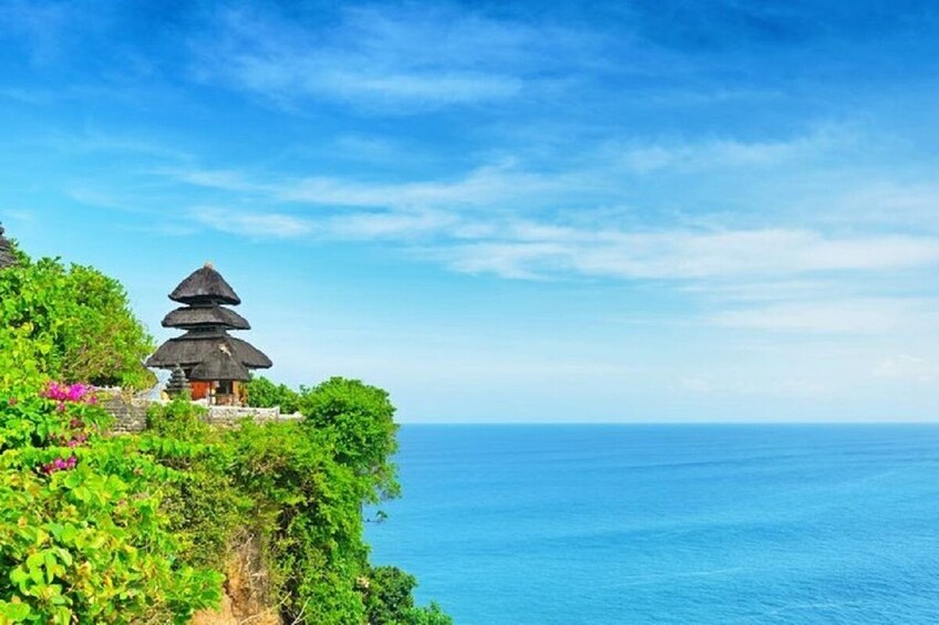 Private Tour: Bali Classic Including Uluwatu Temple and Dinner at Jimbaran 