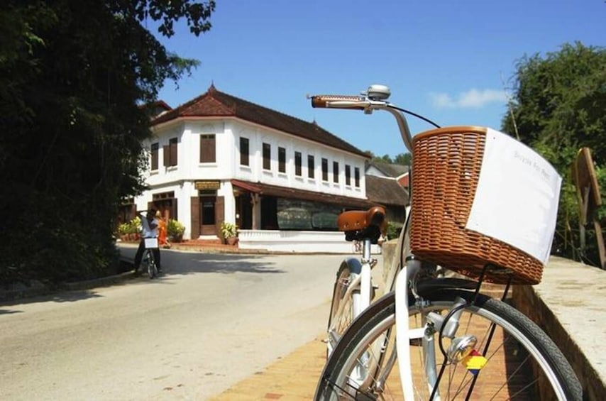 Full Day Vientiane Cycling Retreat 