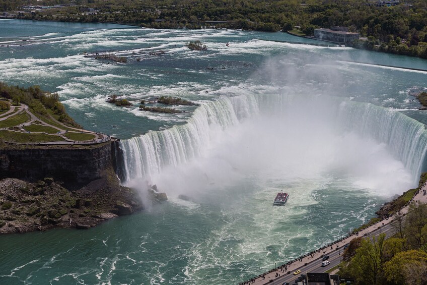 Niagara Underground: Power Station & Tunnel Under Falls Tour