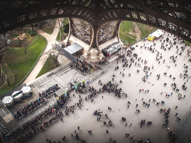 Eiffel Tower Tour by Elevator: Optional Upgrade to Summit