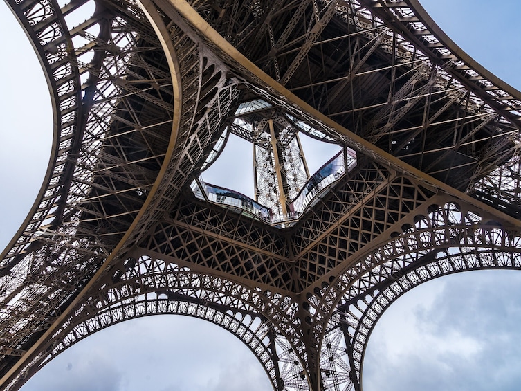 Eiffel Tower Tour by Elevator: Optional Upgrade to Summit
