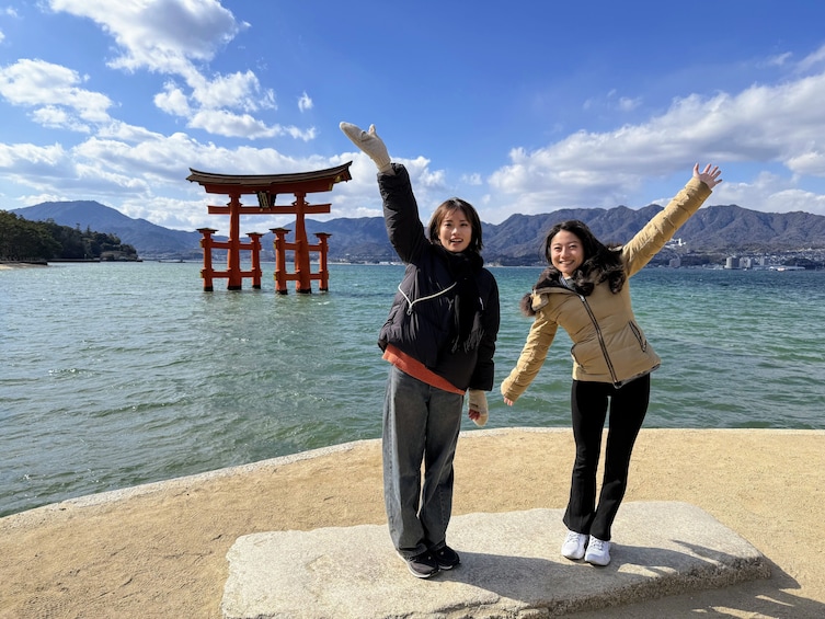 Peaceful Hiroshima & Miyajima UNESCO 1 Day Bus Tour