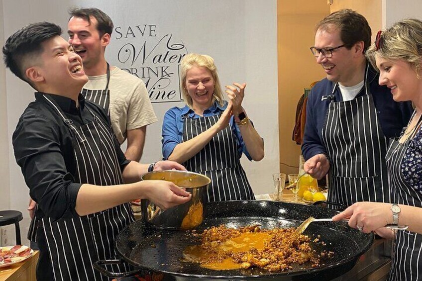 Our Paella cooking class in Barcelona is great for team building, corporate events and all types of celebrations!