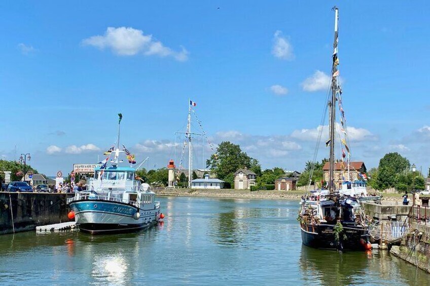 Private Rouen - Giverny - Honfleur Day trip by Minivan with Calvados tasting