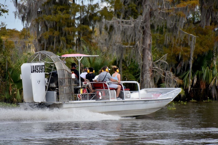 Group airboat experience in Lafitte