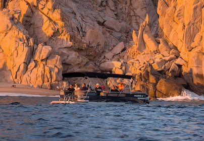 Private Sonnenuntergangstour auf einem Luxusponton