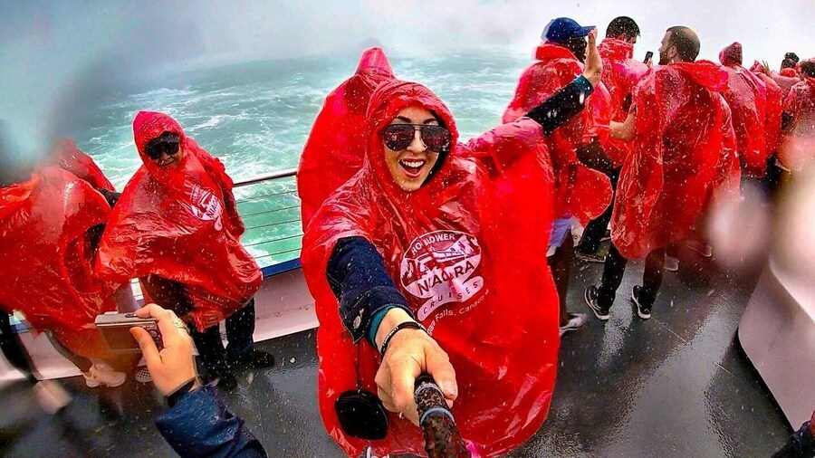4-Hour Niagara Falls Boat Tour, Maple & Chocolate Tastings