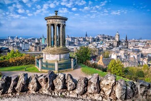 Edinburgh's Best Secrets: Private Experience with a Local