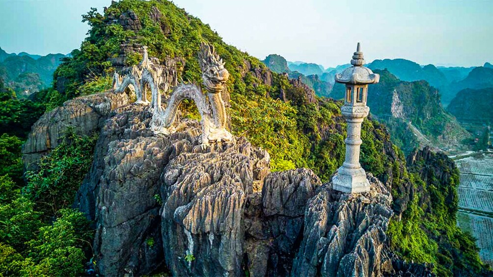 Hoa Lu - Mua Cave - Tam Coc Luxury Day Trip From Hanoi