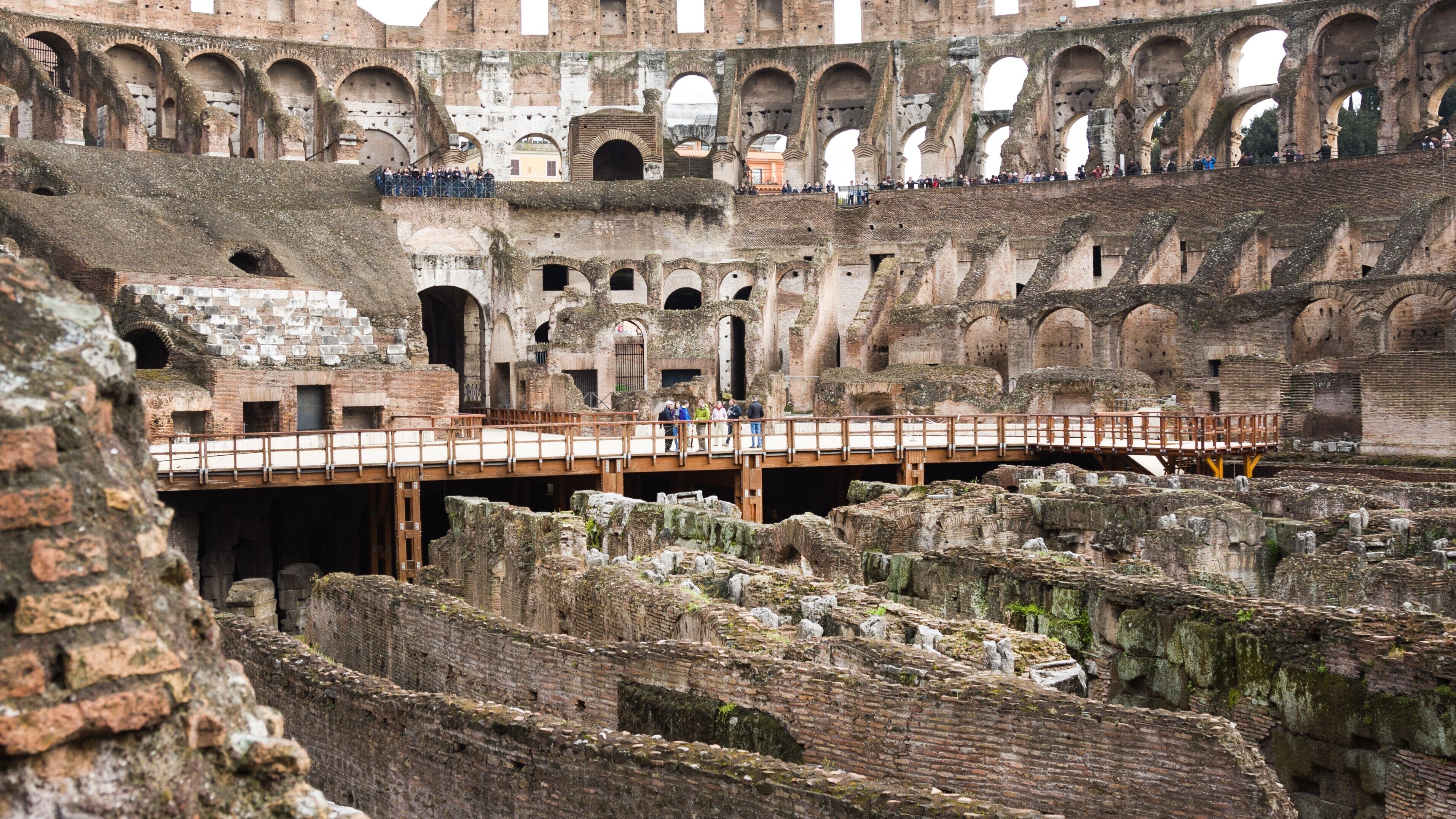colosseum underground and ancient rome tour