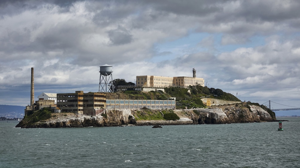 San Francisco Guided City Tour with Alcatraz Island
