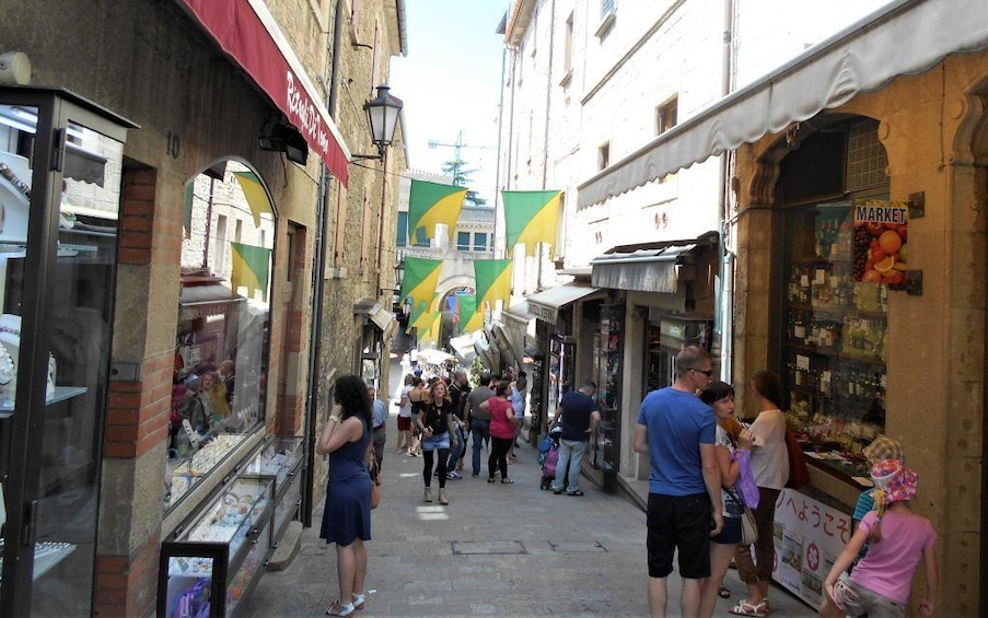 People window shopping in San Marino