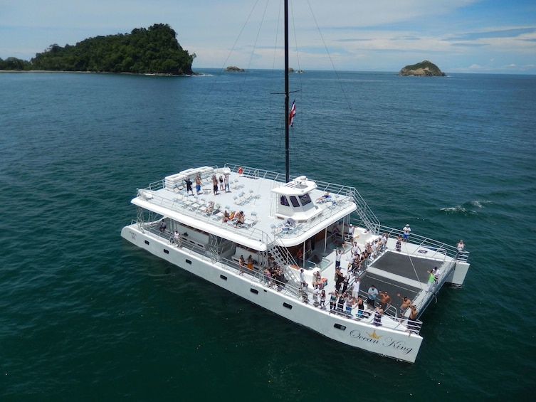 ocean king catamaran tour manuel antonio
