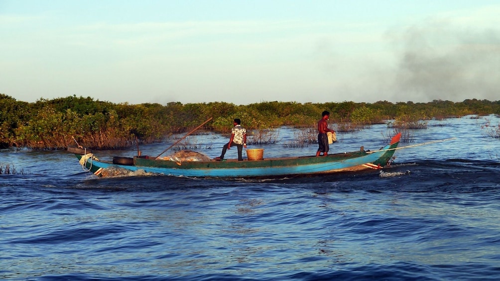 Authentic Tonle Sap Half-day Tour from Siem Reap