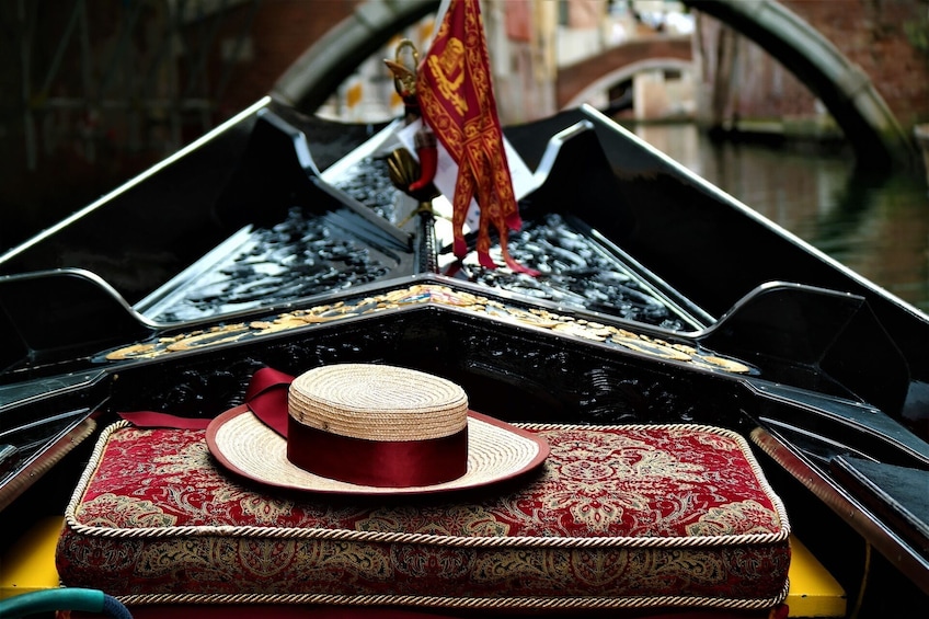 Private Gondola Ride and Dinner in Venice