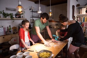 Traditional Home Cooking Experience in Modena