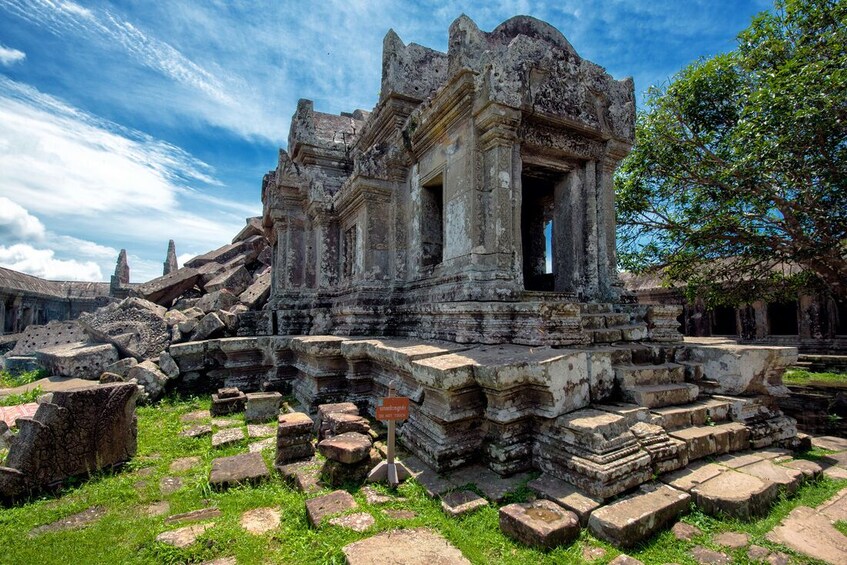 Preah Vihear & Siem Reap Tour