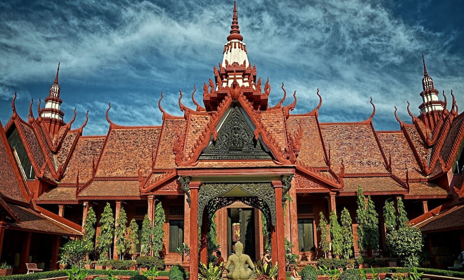 Half Day Phnom Penh Architecture & the Mansion Tour