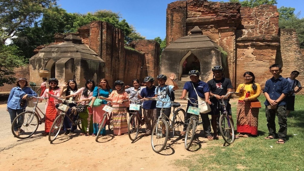 Tour group in Bagan