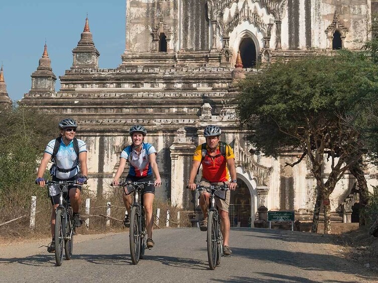 Bagan Temple Cycling Half Day Tour