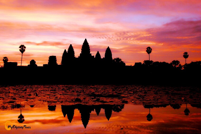 Highlights of Angkor Wat and Angkor Thom Full Day Tour