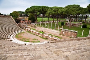 ostia lido private expedia