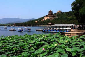 Private 3-Hour Beijing Summer Palace Walking Trip