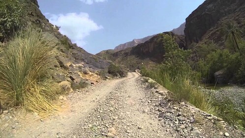 Excursión de un día en 4x4 a Wadi Sahtan Mandoos -El Cofre de Omán