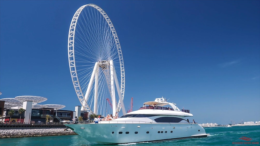 Dubai Marina Luxury Yacht Tour With Breakfast Or Bbq