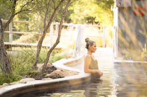 Peninsula Hot Springs