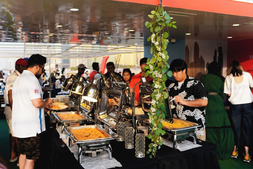 Dubai Marina Dinner Cruise with Live Music & Open Bar
