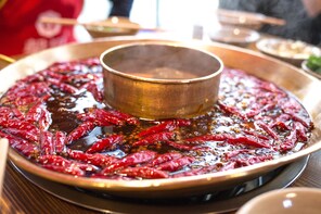 Sichuan Hotpot, Tea & Market Experience