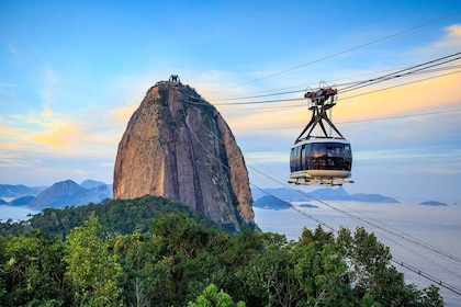 ทัวร์ส่วนตัวเต็มวันริโอเดจาเนโร: Corcovado และ Sugarloaf