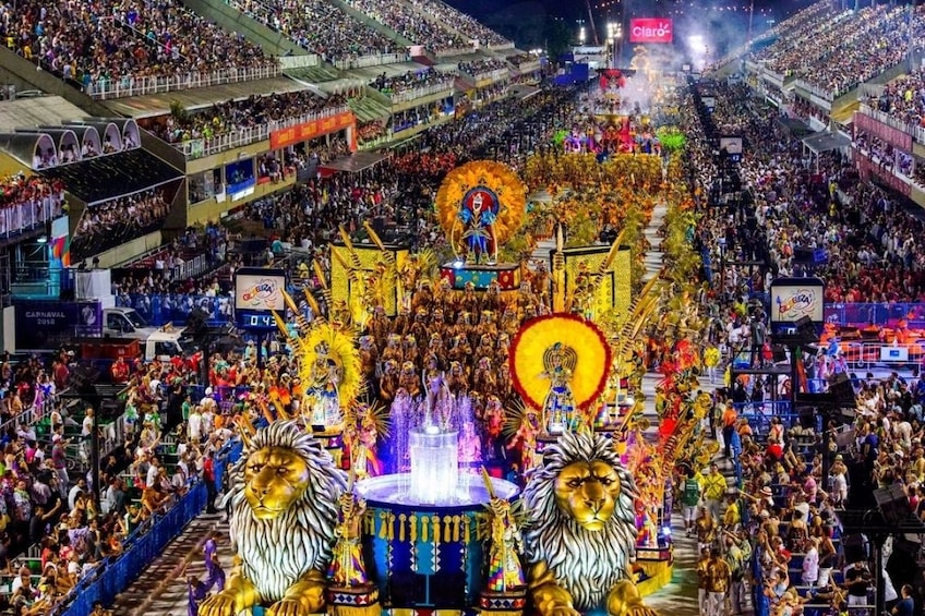 Rio de Janeiro Costume Experience Carnival Parade & Transfer