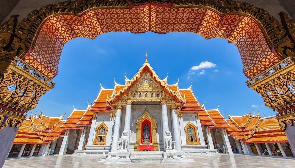 Bangkok City and Temple Guided Tour