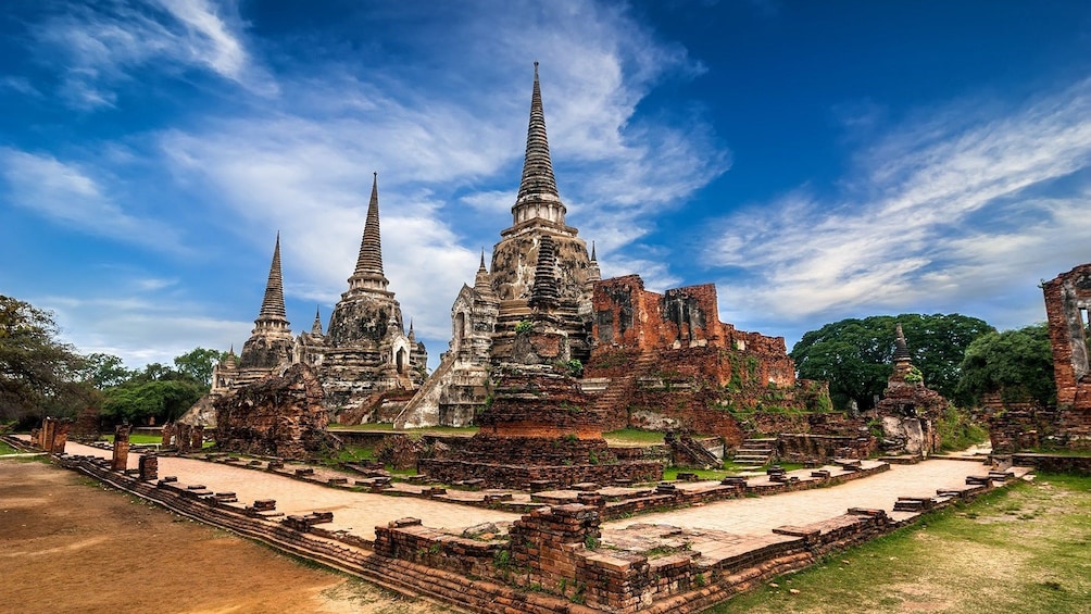 Ancient Temples of Ayutthaya & River Cruise