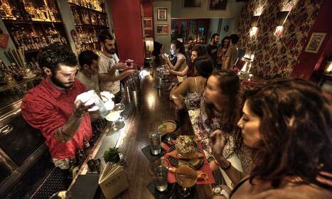 เอเธนส์ยามค่ำคืน: เที่ยวชม เครื่องดื่ม และชิมอาหาร