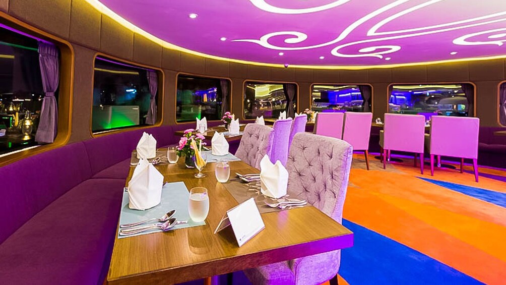 Wonderful Pearl Luxury Dinner Cruise with Live Music & Show 
