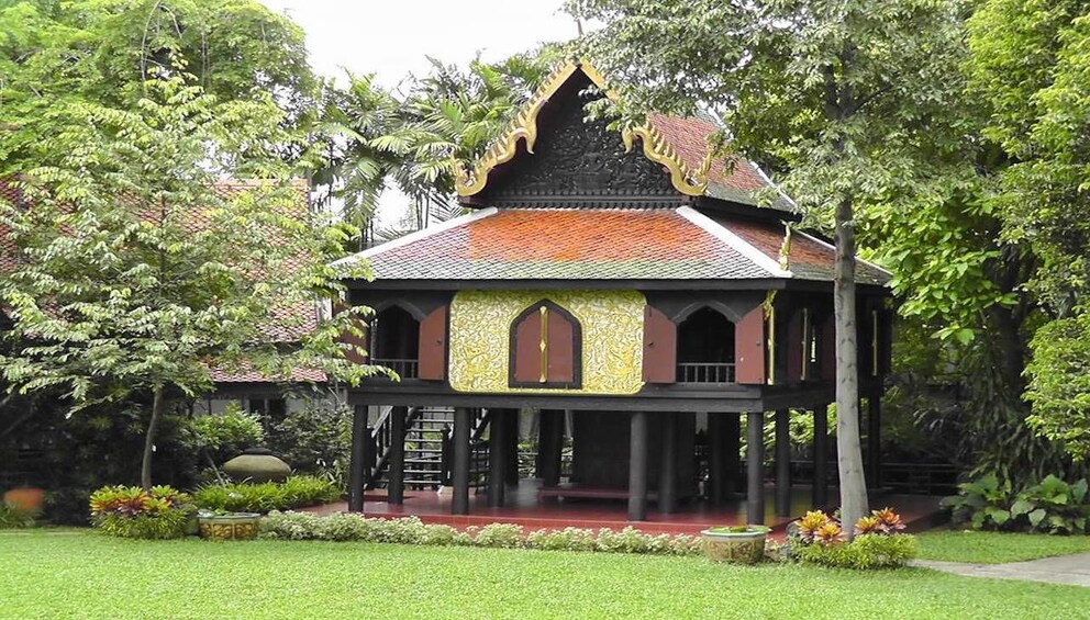 Jim Thomson's House & Suan Pakkard Palace Tour