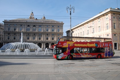 Recorrido en autobús con paradas libres por Génova City Sightseeing