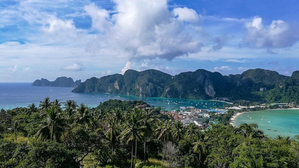 Phi Phi Islands and Bamboo Island by Speedboat 