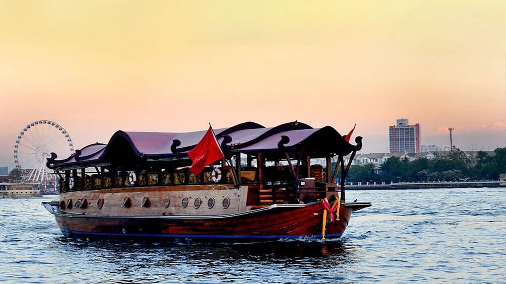 Manohra Luxurious Dinner Cruise by Anantara 