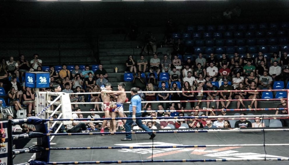 Muay Thai Boxing at Rajadamnern Stadium