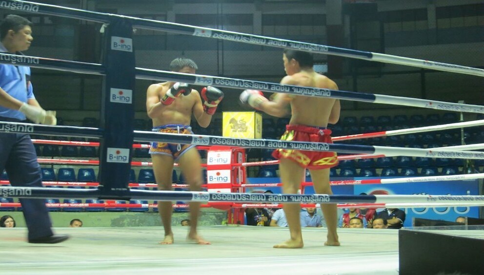 Muay Thai Boxing at Rajadamnern Stadium