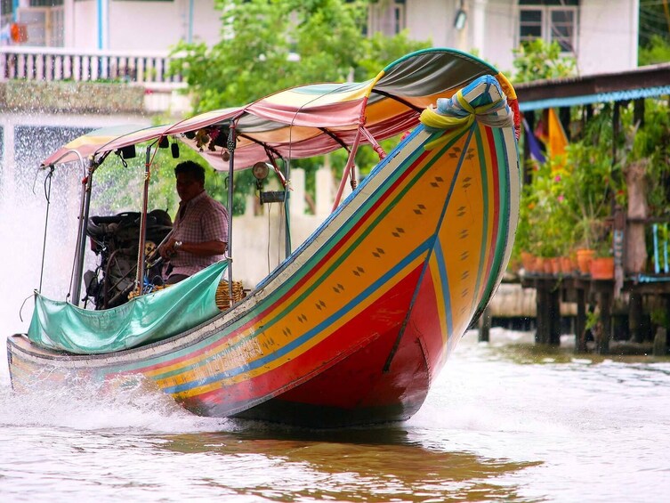 Private Tour: Bangkok Traditional Canals with 2 Temples 