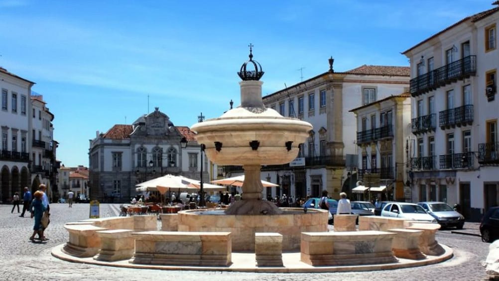 Fountain in the city of Evora