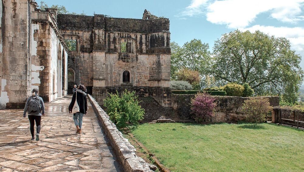 Small-Group Day Trip to Tomar & Knights Templar Fortresses