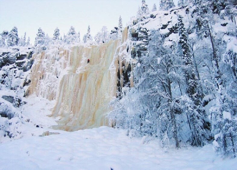 Rovaniemi: Hike to the Frozen Waterfalls of Korouoma